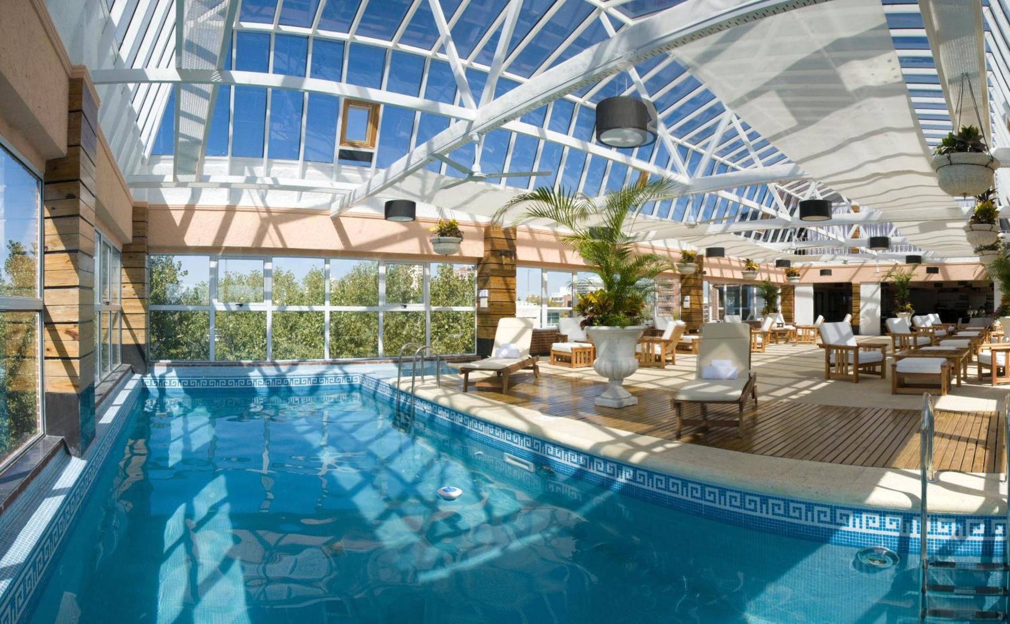 Ramada By Wyndham Buenos Aires Hotel Vicente López Buitenkant foto