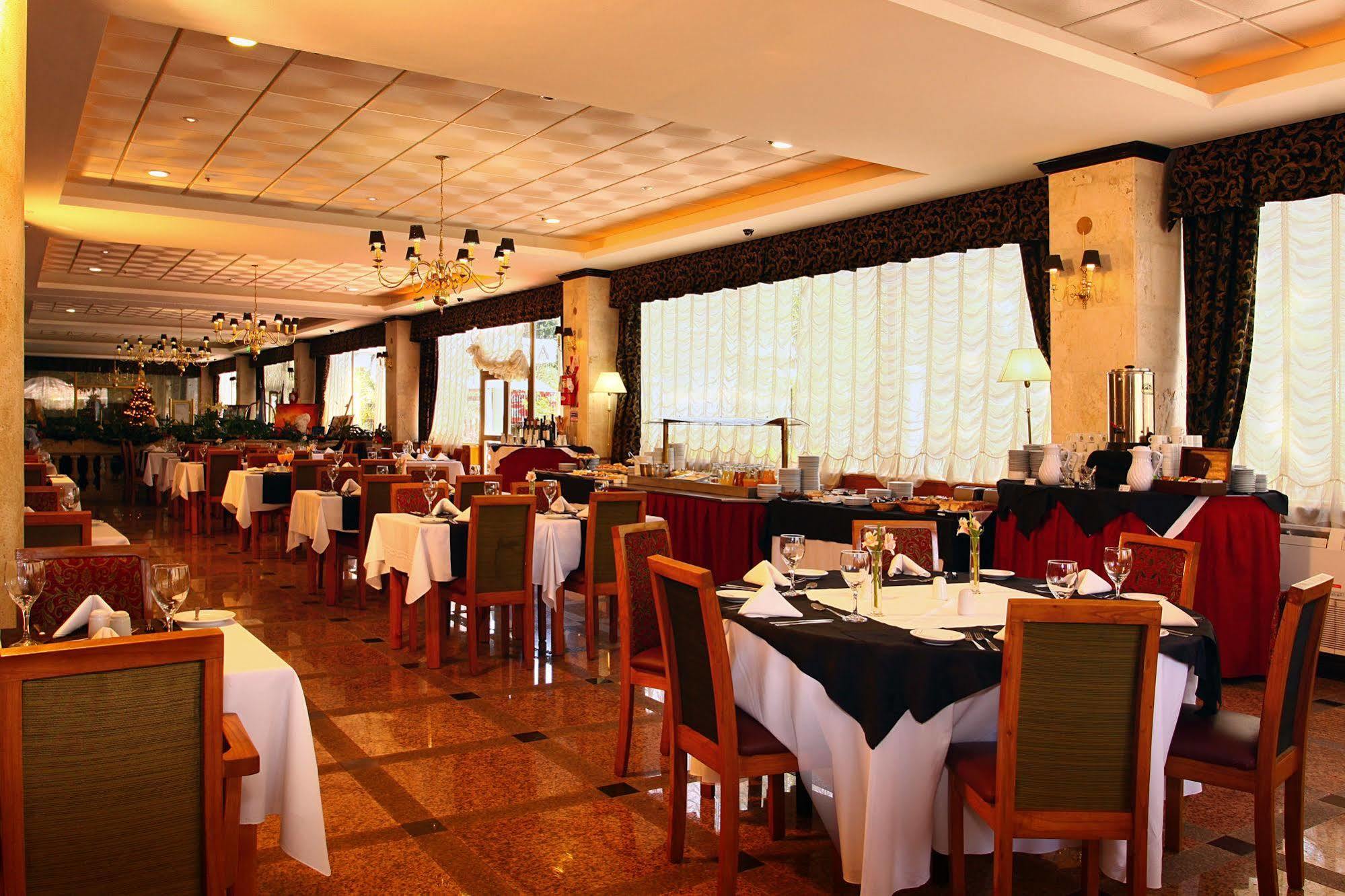 Ramada By Wyndham Buenos Aires Hotel Vicente López Buitenkant foto