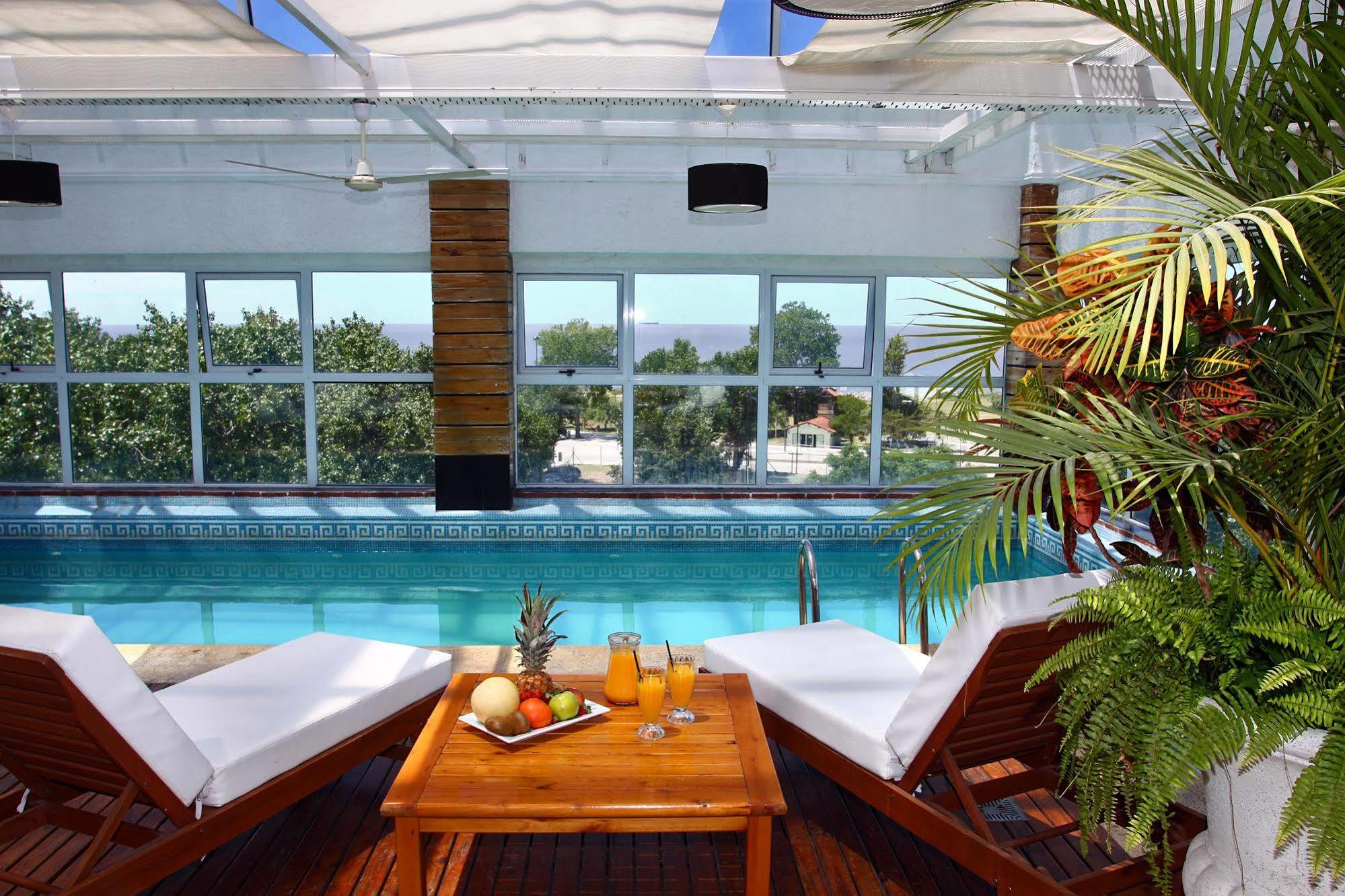 Ramada By Wyndham Buenos Aires Hotel Vicente López Buitenkant foto